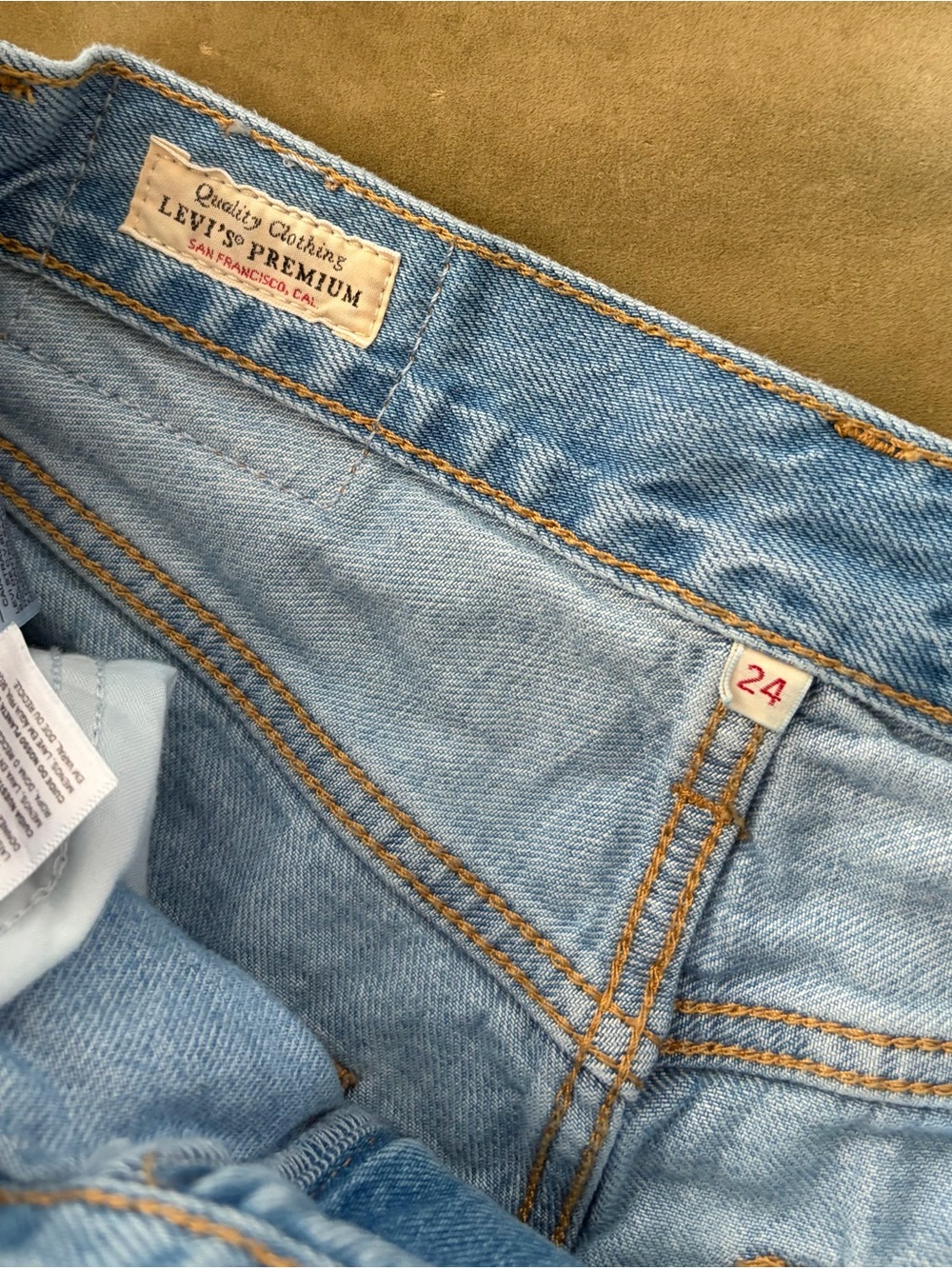 Levi’s Baggy Dad Shorts - Picture 12 of 13